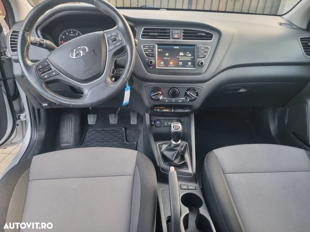 Hyundai i20 - 15