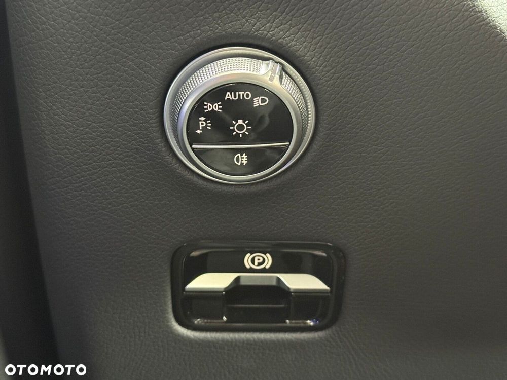 Mercedes-Benz GLC - 30