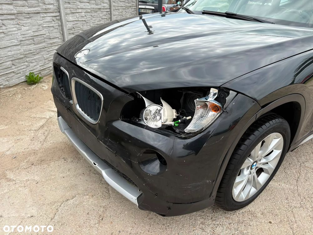 BMW X1 sDrive18d xLine - 32