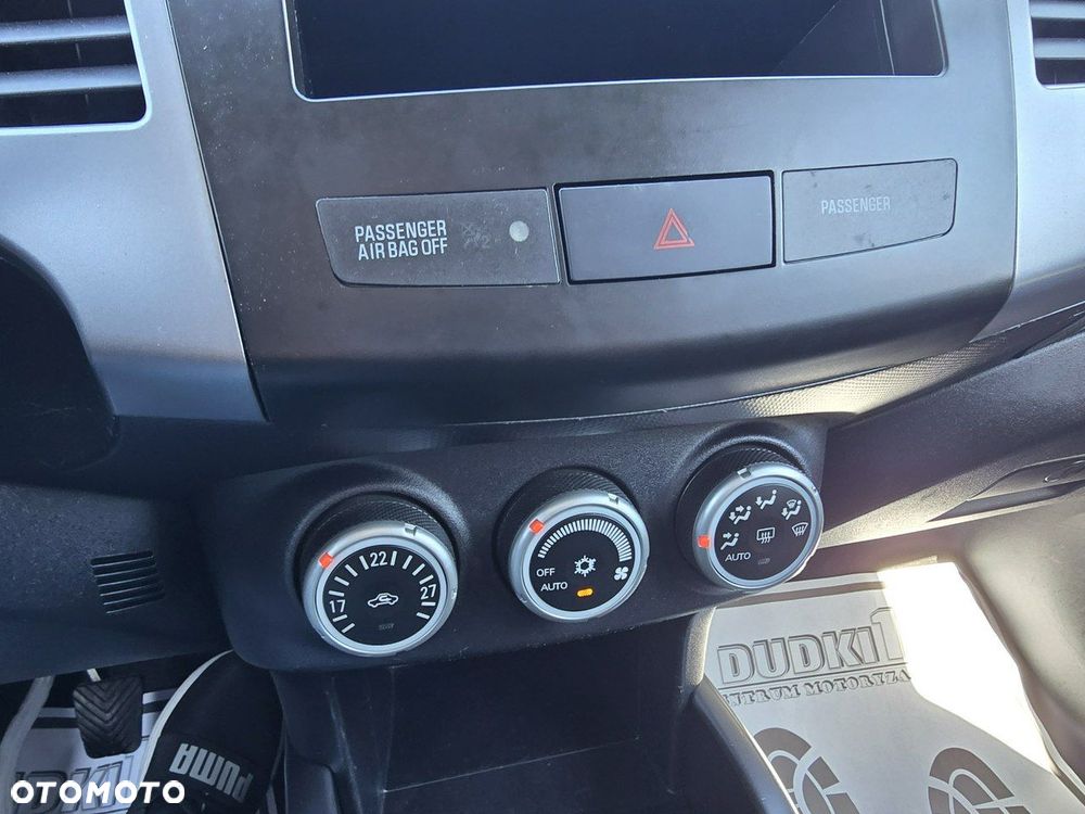 Mitsubishi Outlander - 26