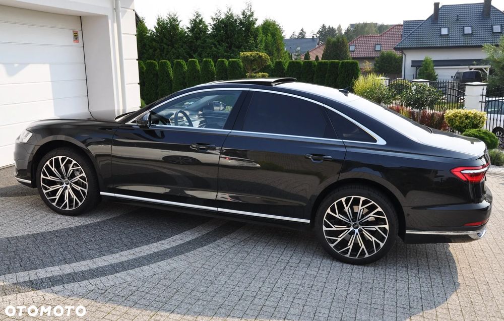 Audi A8 - 6