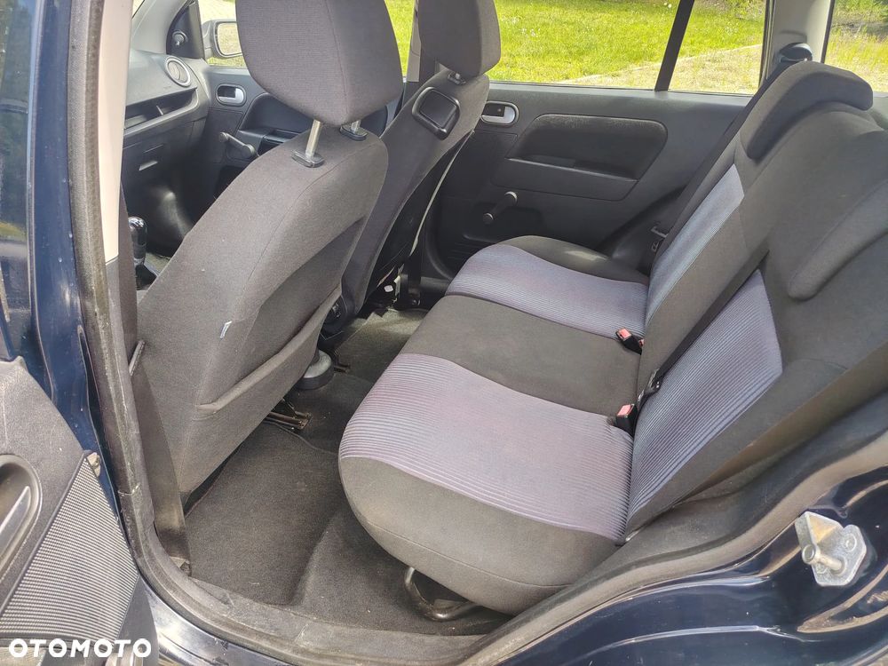 Ford Fusion 1.4 + - 18
