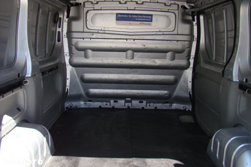 Opel Vivaro - 12