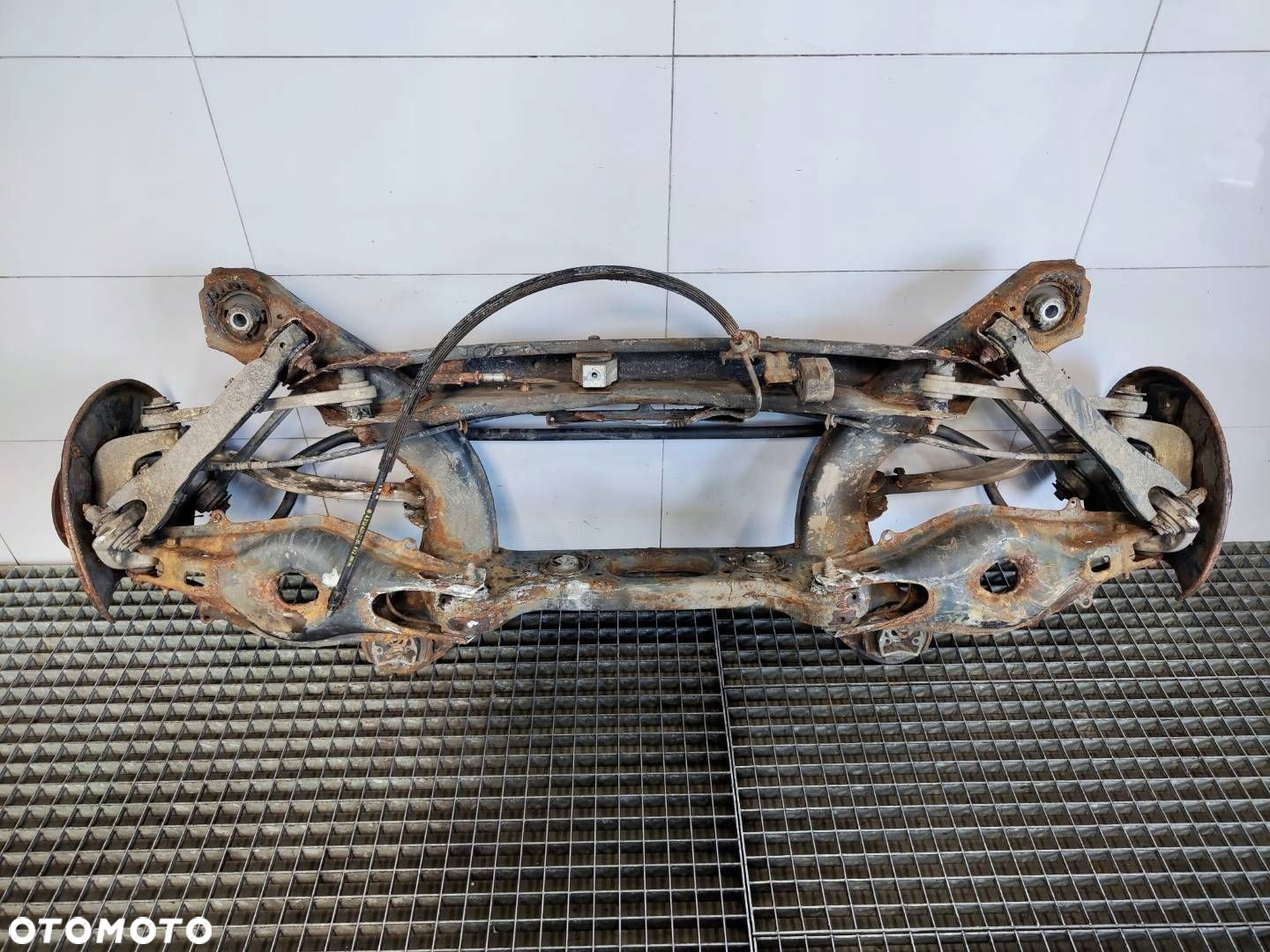 SANKI BELKA OŚ TYŁ TYLNA WÓZEK ZAWIESZENIE KOŁYSKA MERCEDES E W212 KOMBI - 7