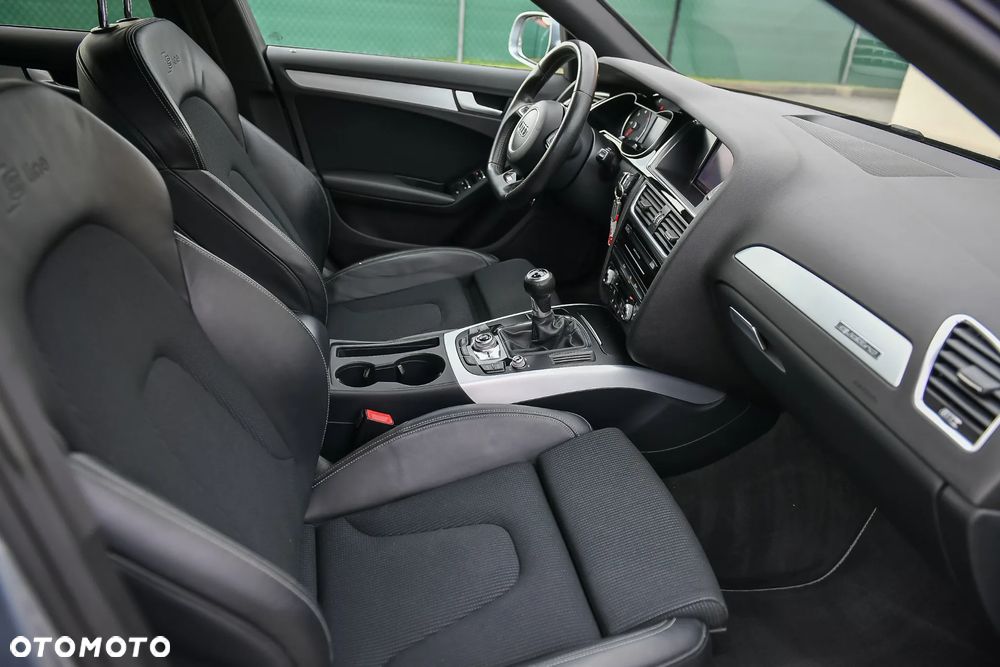 Audi A4 Avant 2.0 TDI quattro sport - 32