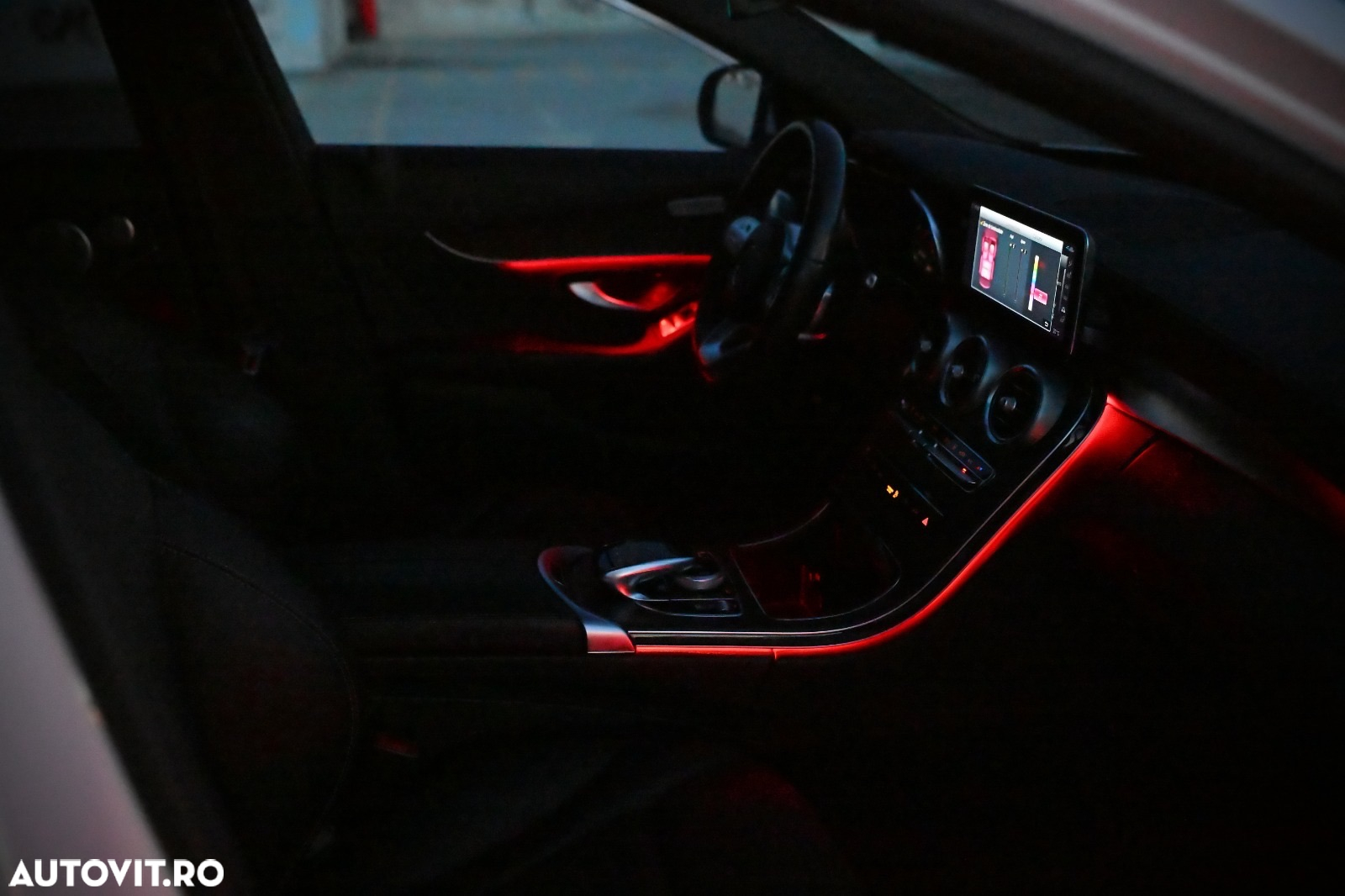 Mercedes-Benz C 300 e 4Matic 9G-TRONIC AMG Line - 17