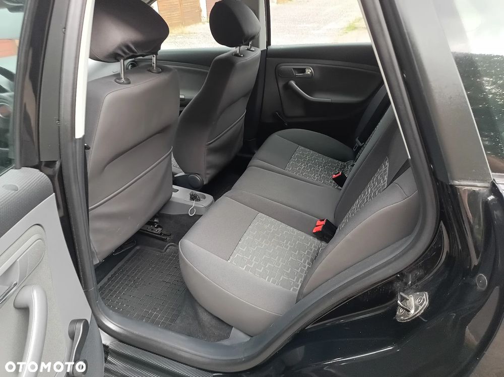 Seat Ibiza 1.6 16V Reference - 9