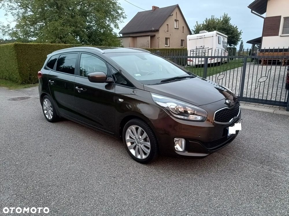 Kia Carens - 3