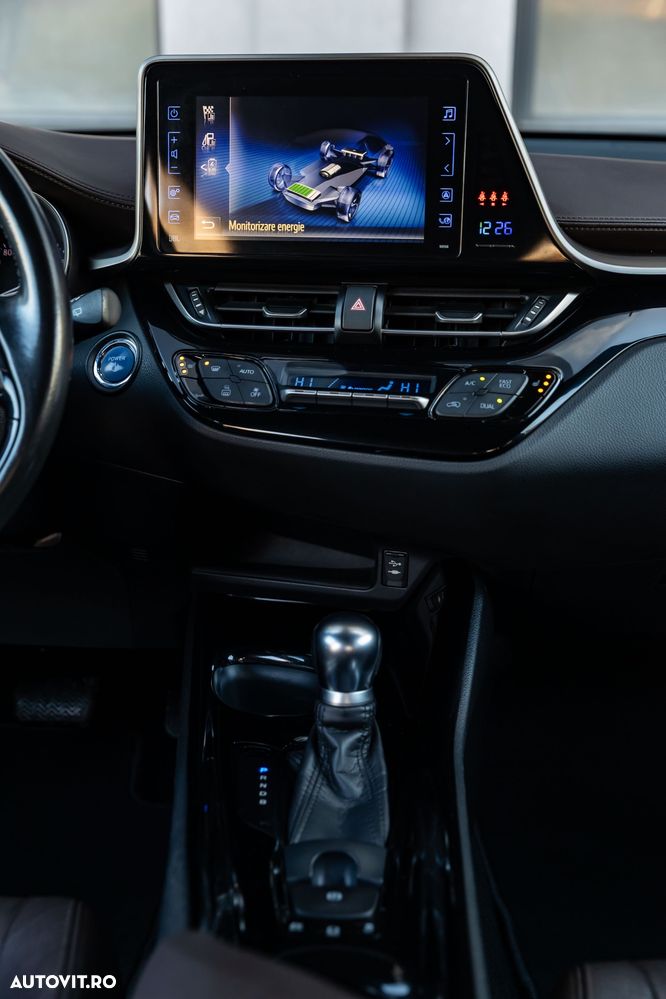 Toyota C-HR Hybrid Lounge - 28