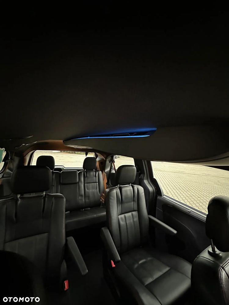 Dodge Grand Caravan 3.6 R/T - 38