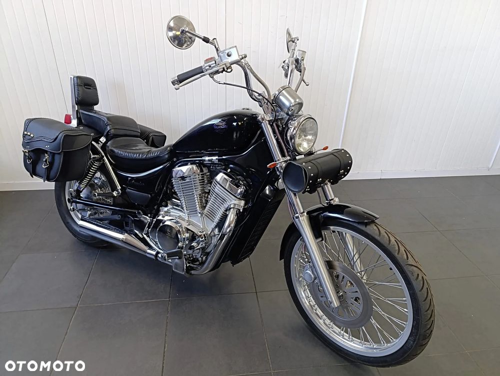 Suzuki Intruder - 1