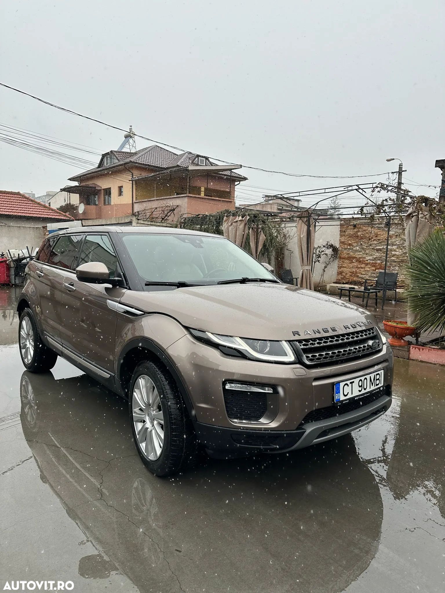 Land Rover Range Rover Evoque - 1