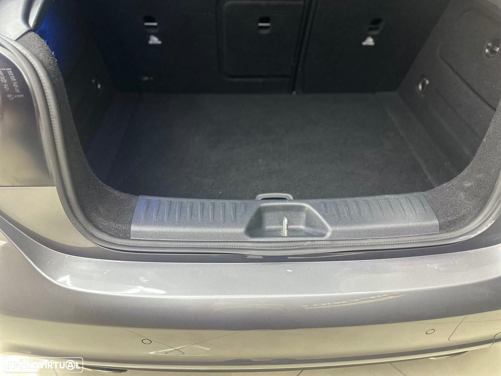 Mercedes-Benz A 180 AMG Line - 9