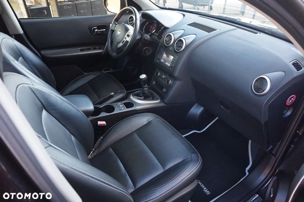Nissan Qashqai 1.6 dCi TEKNA - 16