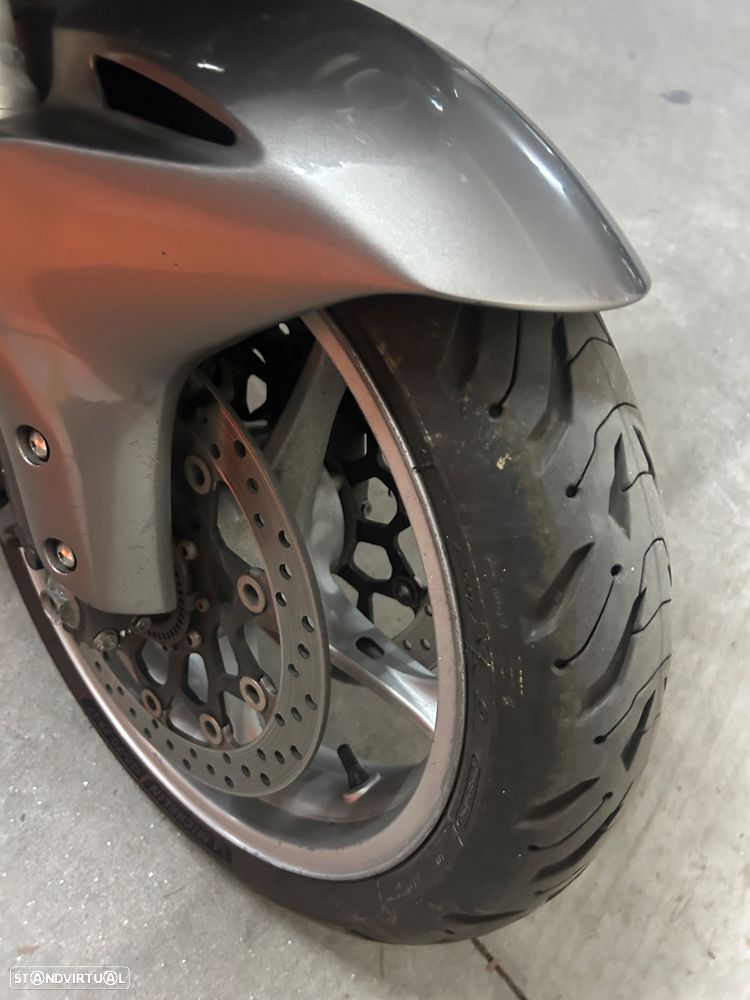 Honda VFR VFR 1200 f - 10