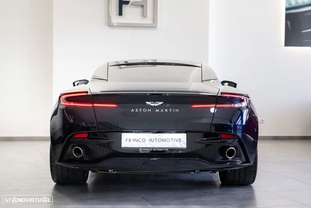 Aston Martin DB11 Coupé V8 Auto - 4