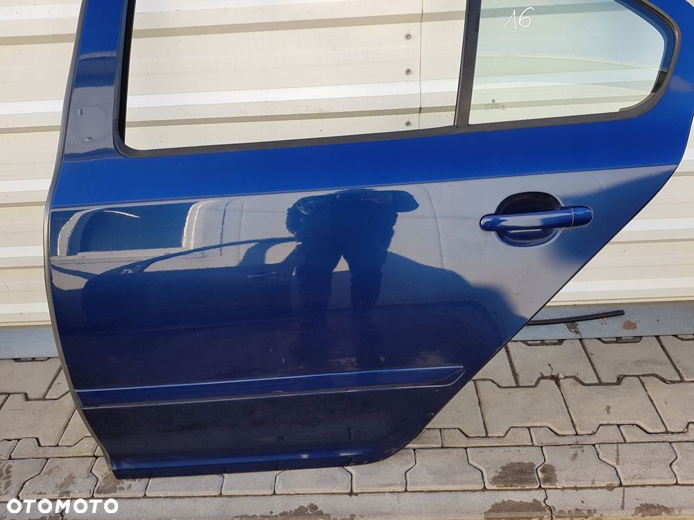SKODA OCTAVIA 2 II LIFT 08-12r HB DRZWI LEWE TYŁ LF5Q - 2