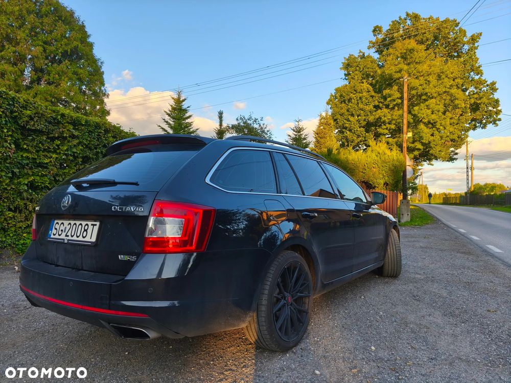 Skoda Octavia 2.0 TSI RS DSG - 2