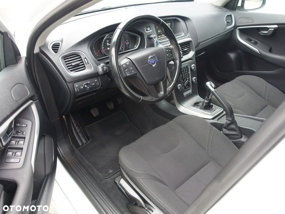 Volvo V40 T2 Kinetic - 8