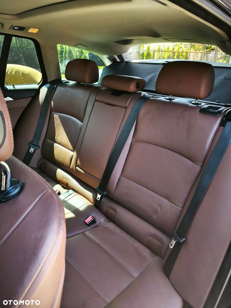 BMW Seria 5 525d Touring - 16