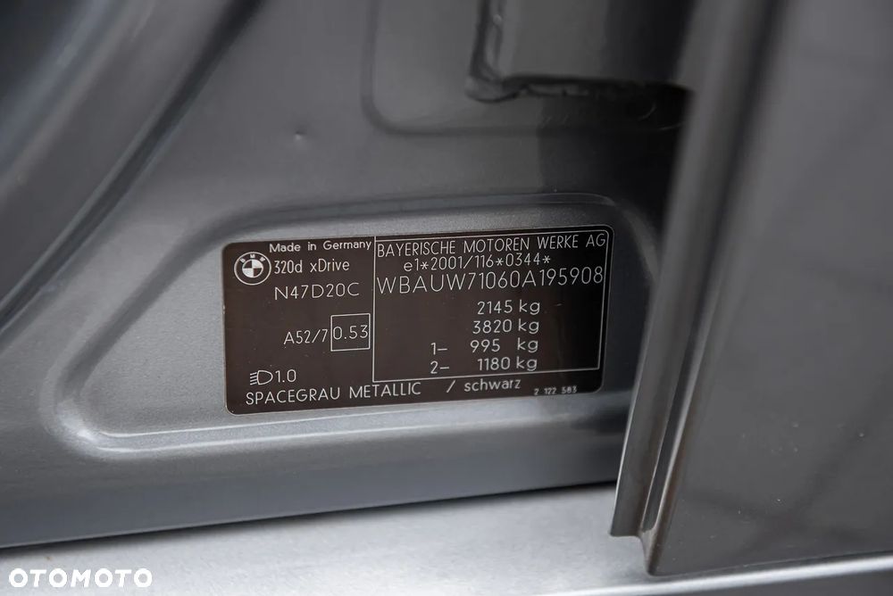 BMW Seria 3 320d xDrive DPF Touring - 36