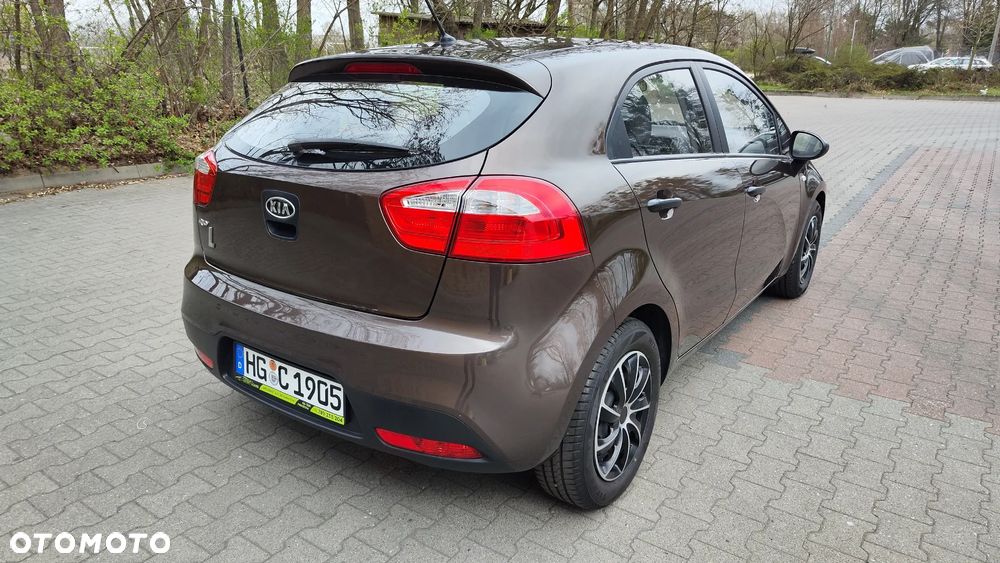 Kia Rio 1.2 Attract - 10