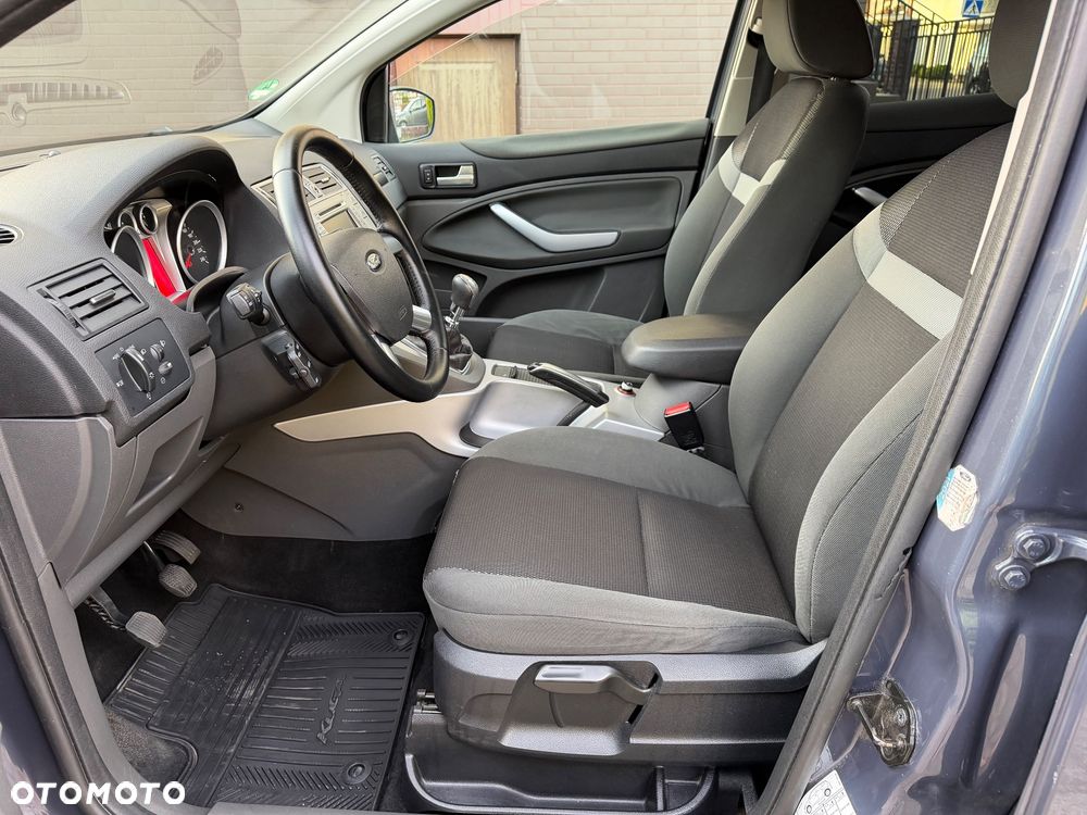 Ford Kuga 2.0 TDCi 2x4 Titanium - 30