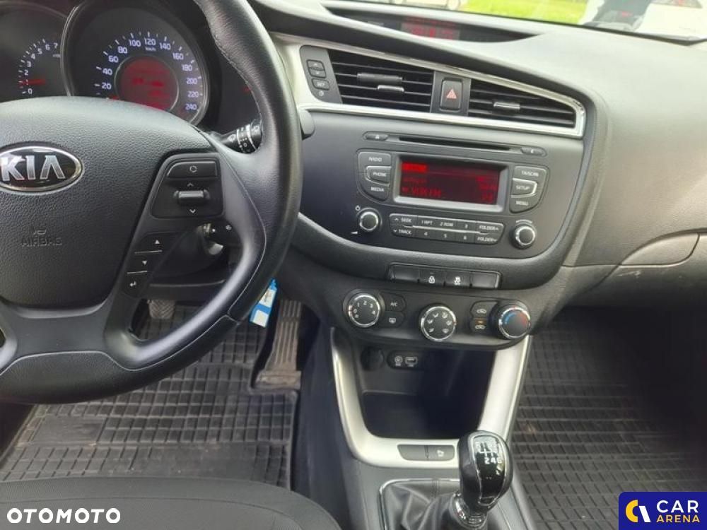 Kia Ceed - 35