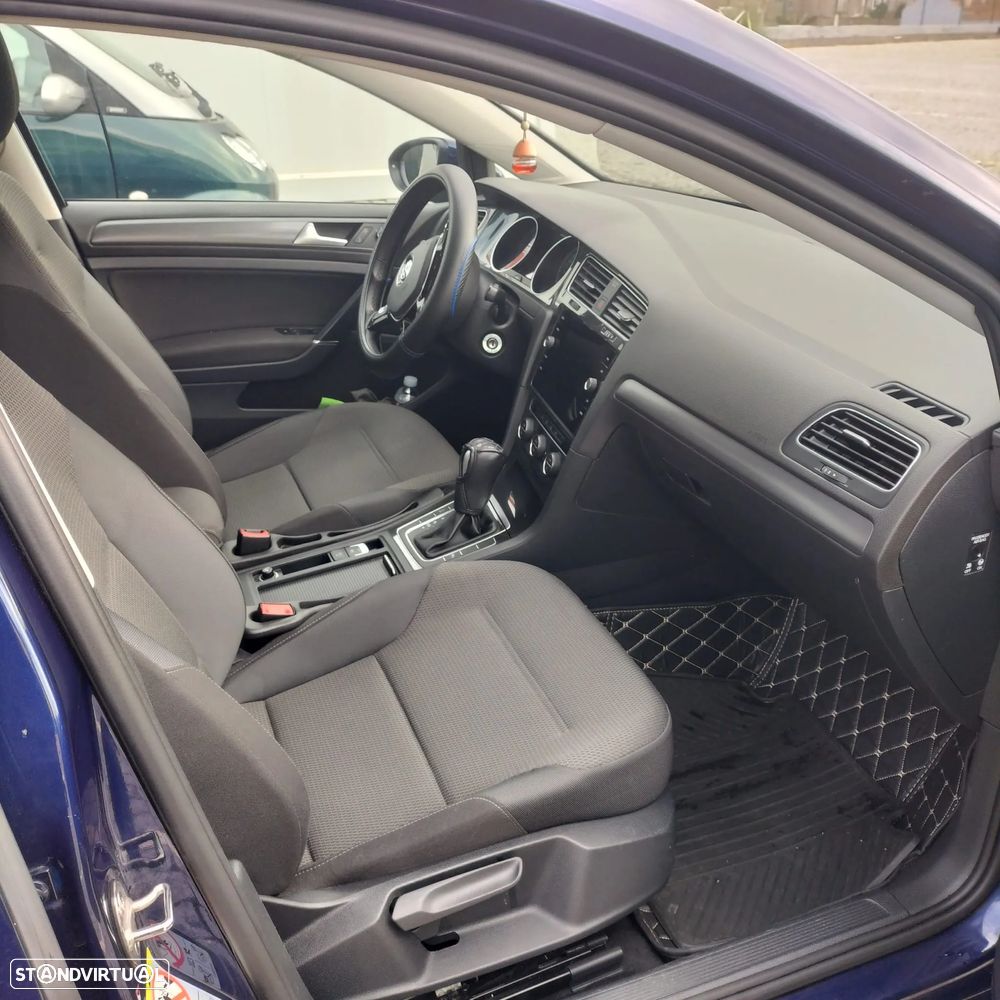 VW Golf Variant 1.6 TDi R-Line DSG - 11