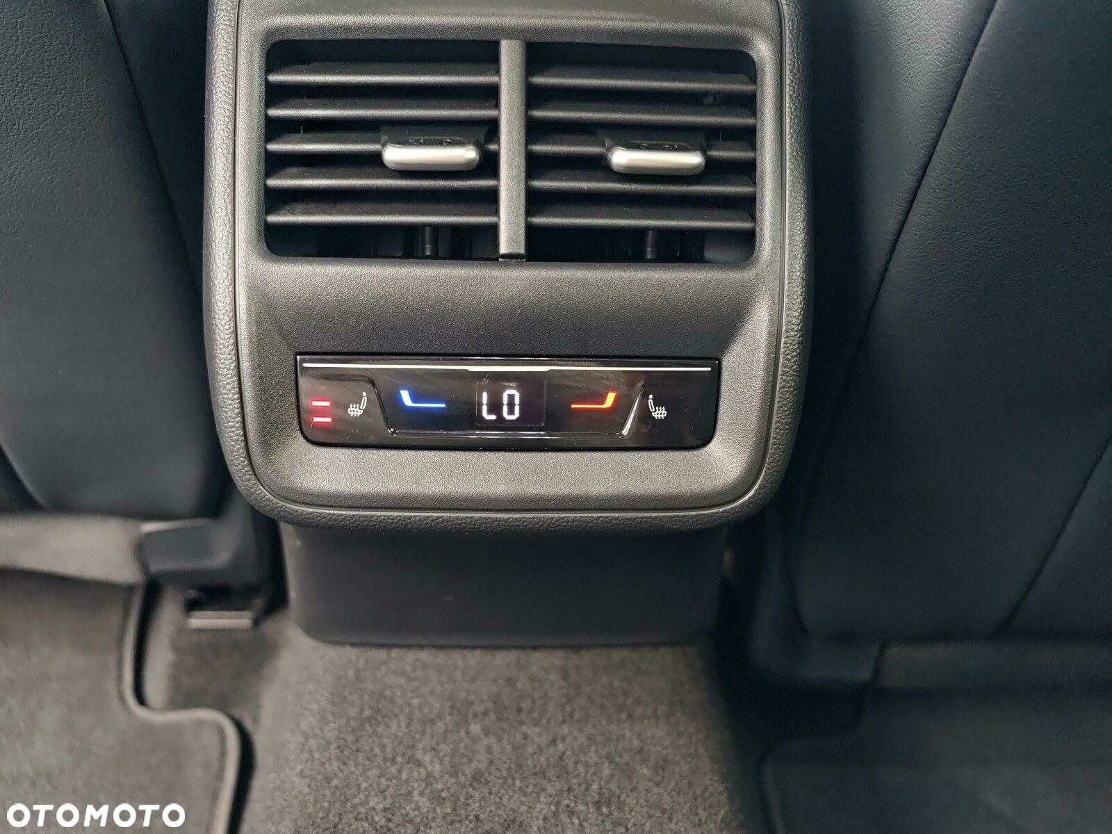 Volkswagen Passat - 36