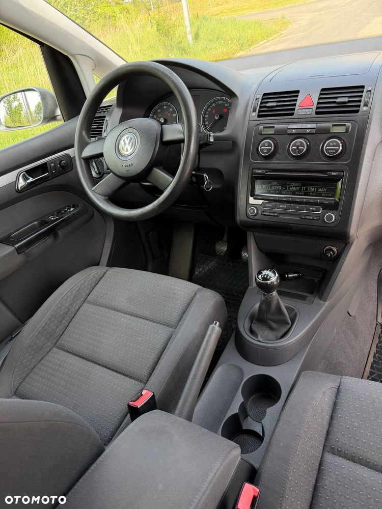 Volkswagen Touran 1.6 FSI Basis - 11