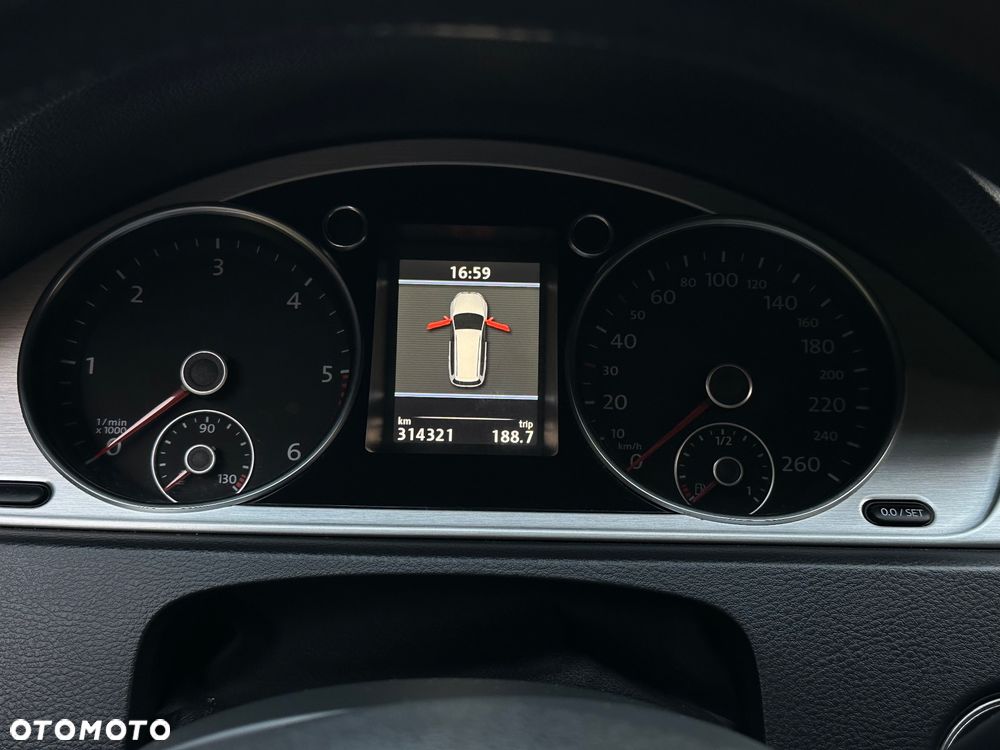 Volkswagen Passat 2.0 TDI DPF Comfortline DSG - 13