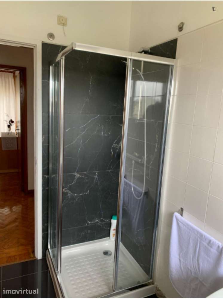 Quarto - localizado em Paranhos Porto - Grande imagem: 5/31
