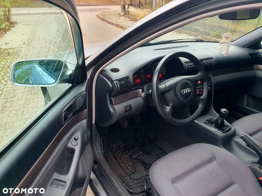 Audi A4 Limousine - 6