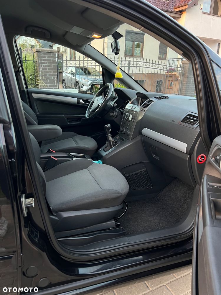 Opel Zafira - 18