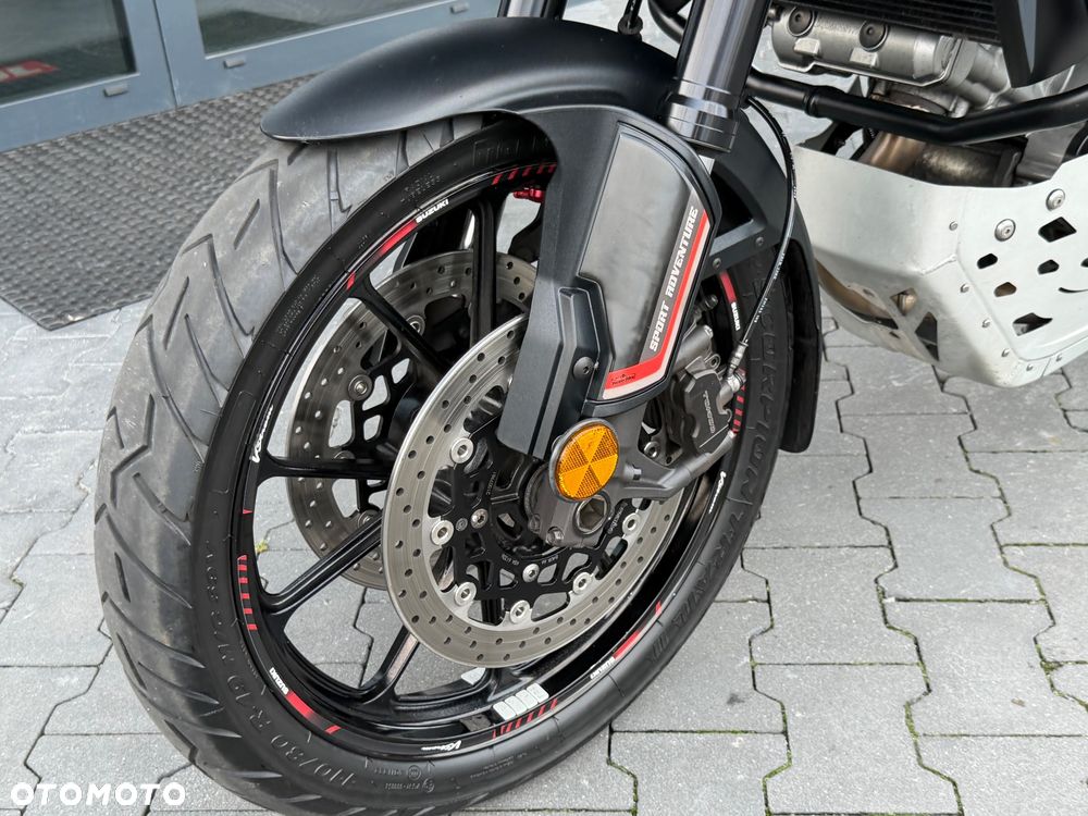 Suzuki V-STROM - 37