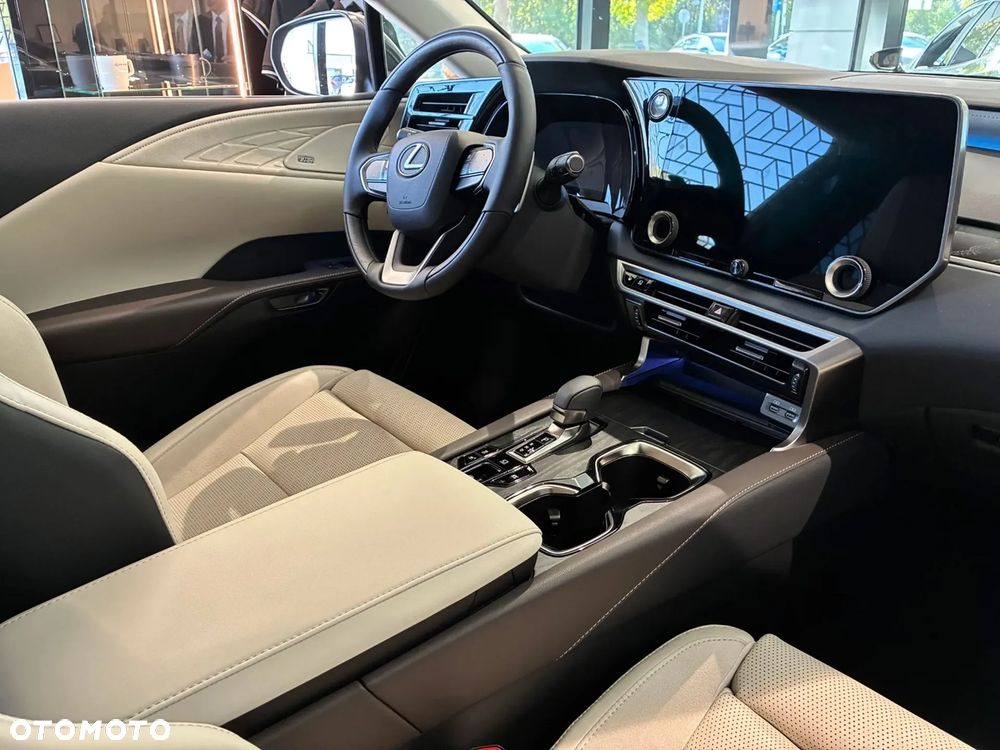 Lexus RX 350h Omotenashi - 16