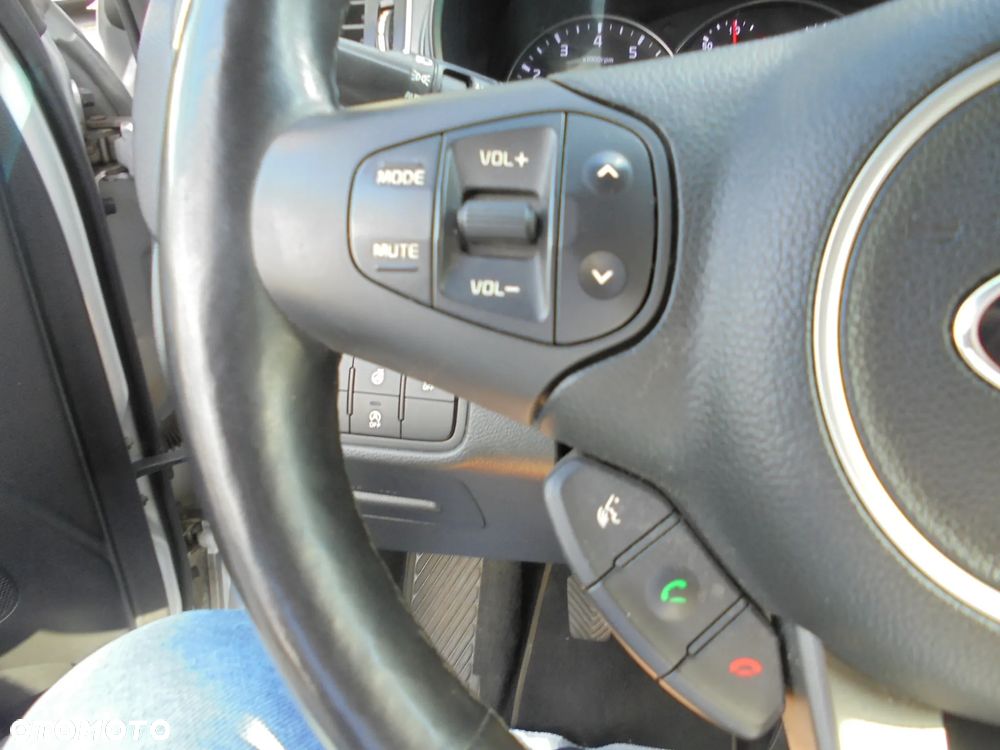 Kia Carens 1.6 GDI L 7os - 19