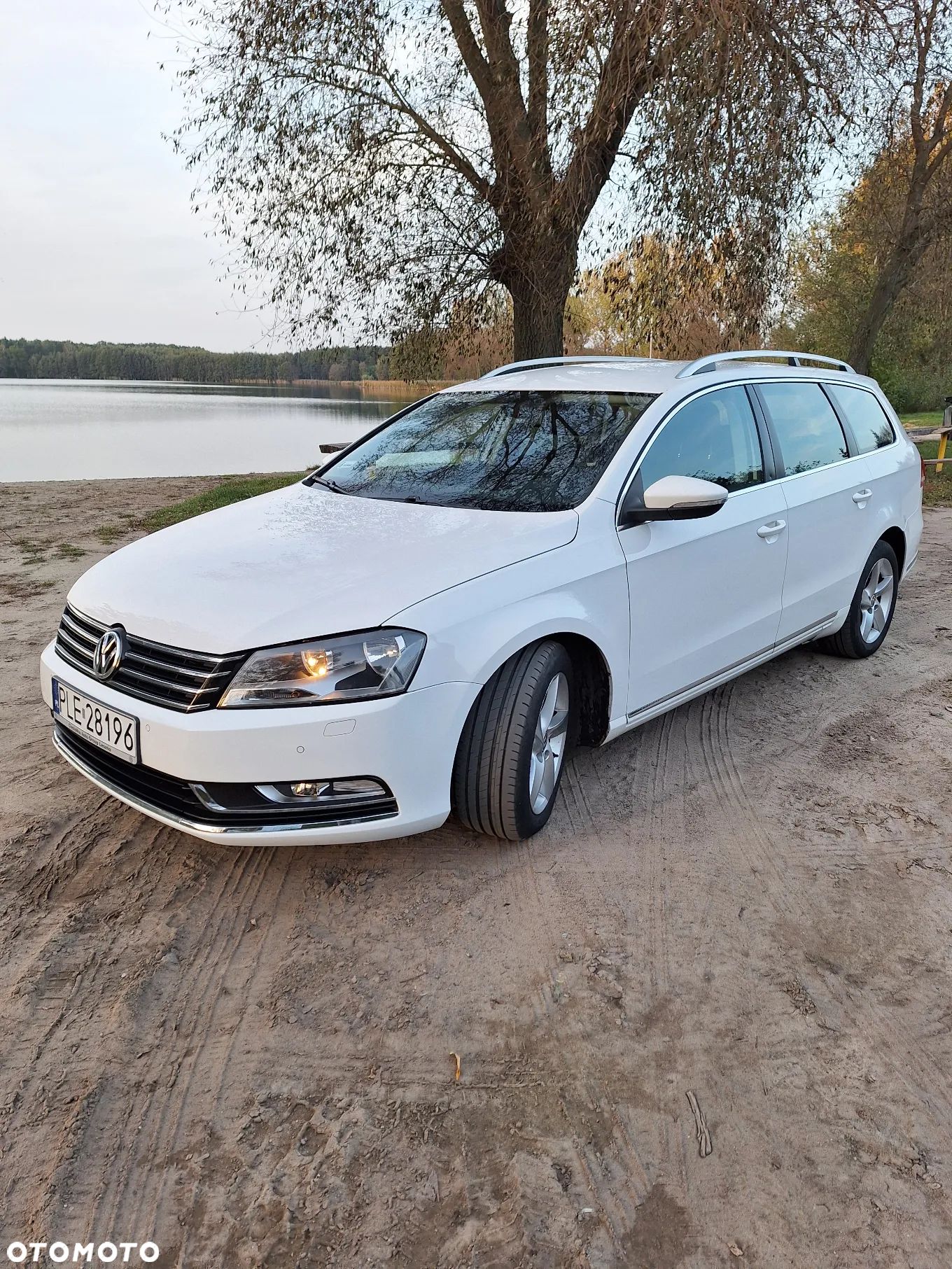 Volkswagen Passat - 1