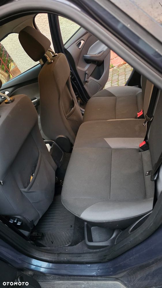 Ford Focus 1.6 Edition - 8