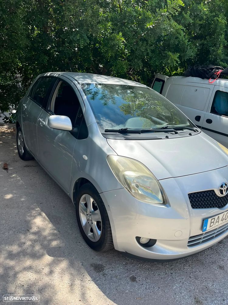 Toyota Yaris 1.3 VVT-i Cool - 1