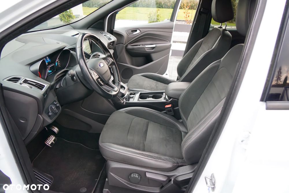 Ford Kuga 2.0 TDCi AWD ST-Line - 24