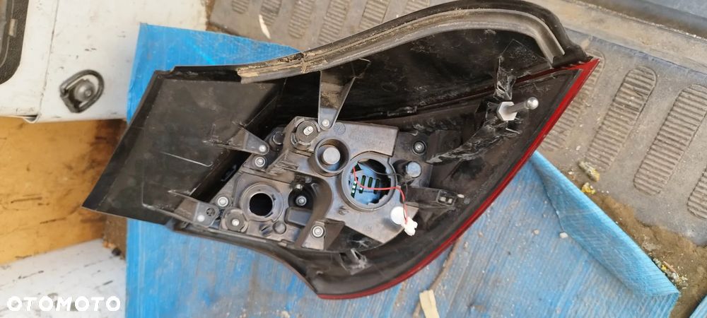 astra j gtc lampa tył - 3