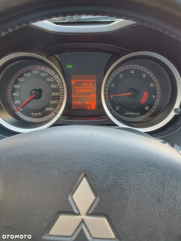 Mitsubishi Lancer 1.8 Intense - 17