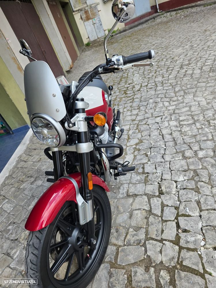 Royal Enfield Super Meteor 650 - 6