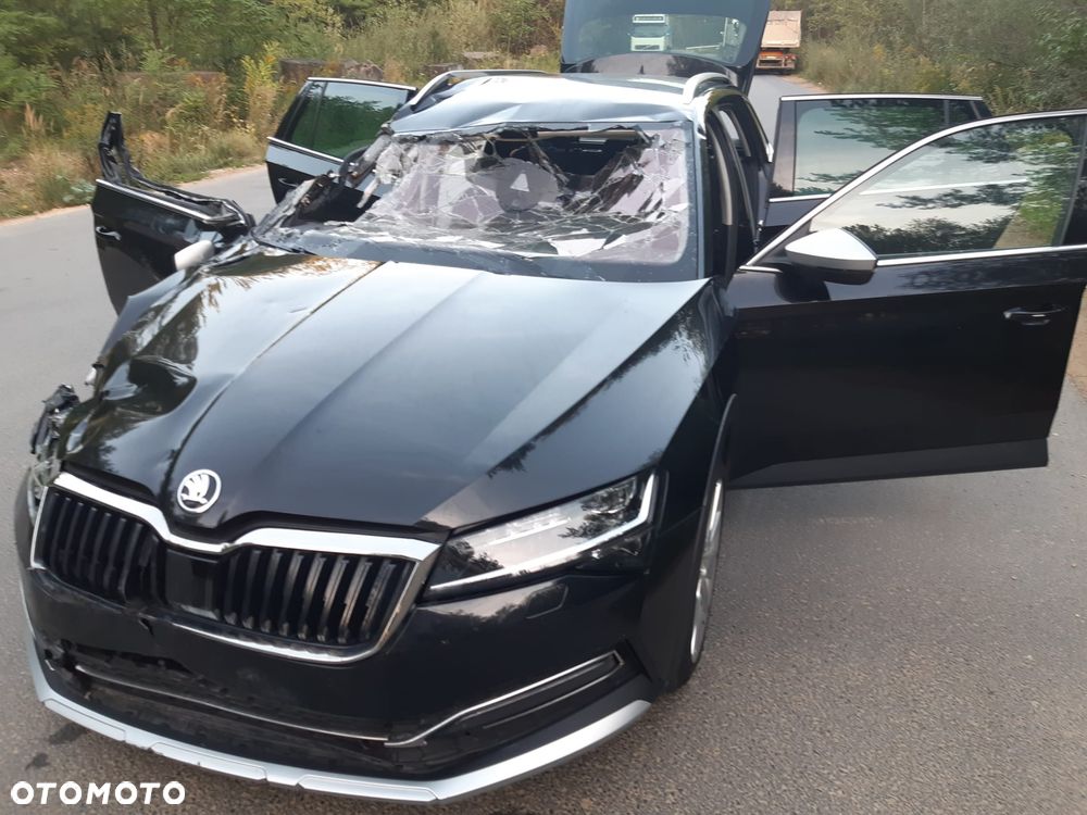 Skoda Superb 2.0 TDI SCR 4x4 Scout DSG - 12