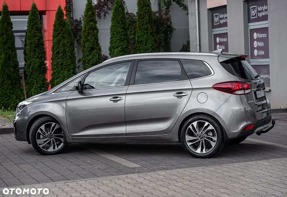 Kia Carens 1.7 CRDi L 7os - 12