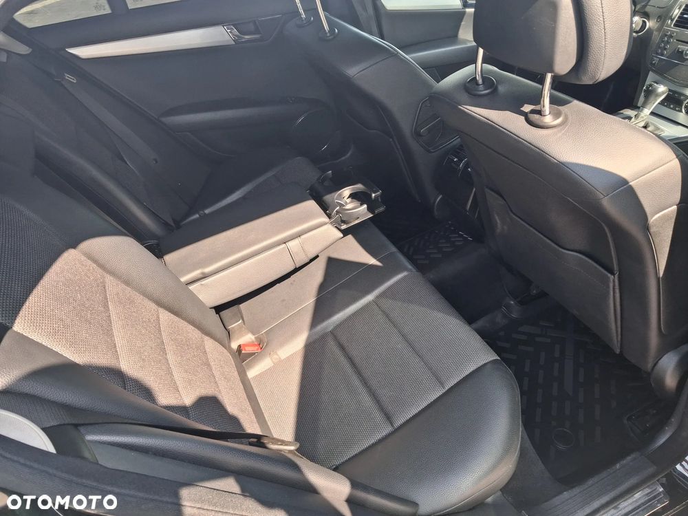 Mercedes-Benz Klasa C 200 (BlueEFFICIENCY) 7G-TRONIC Avantgarde - 10