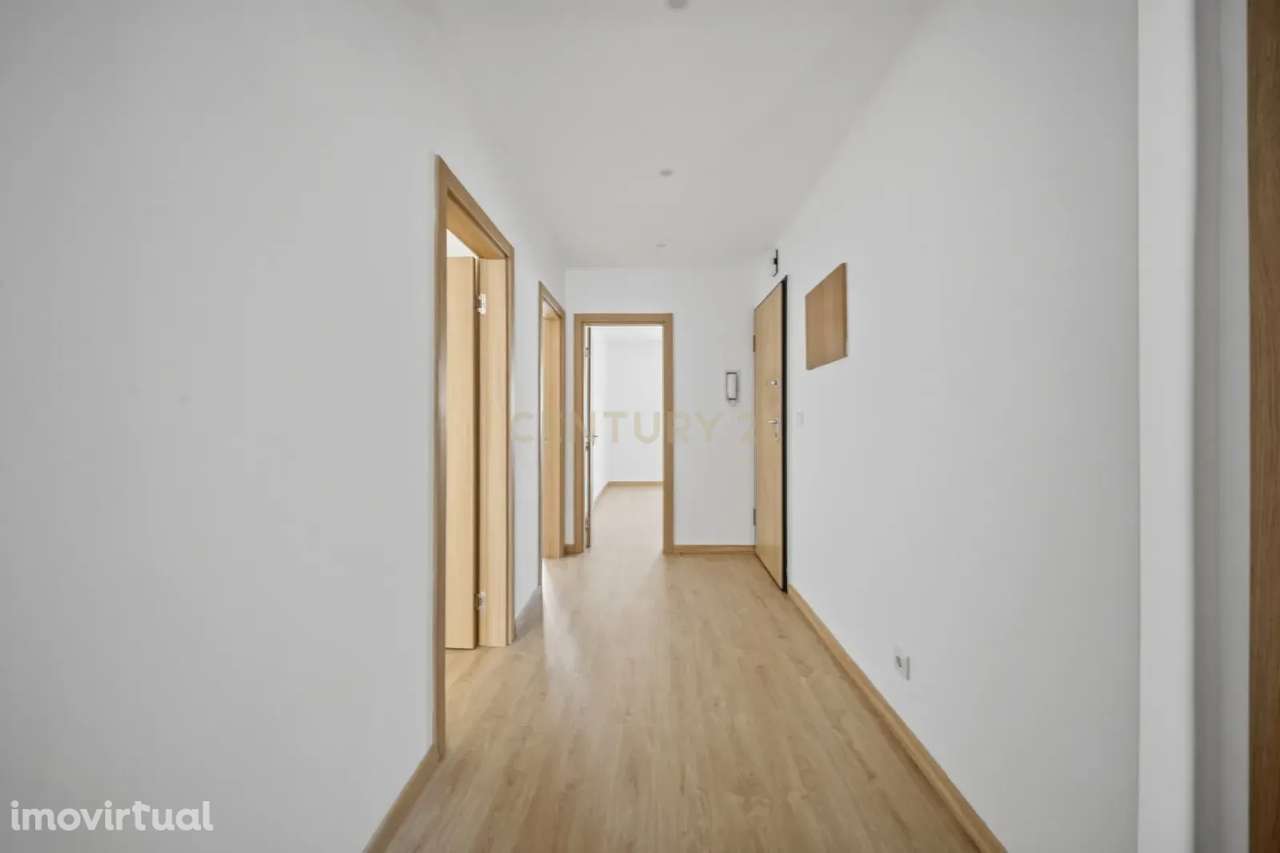 Apartamento Renovado em Venteira, Amadora - 2 Quartos - Grande imagem: 4/17