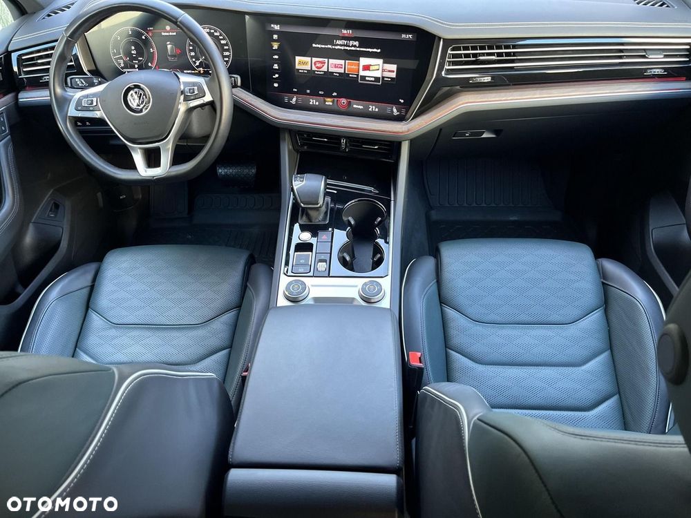 Volkswagen Touareg - 11